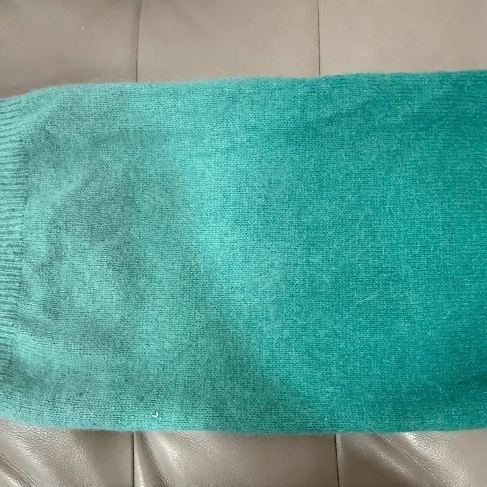 H&M wool blend ombré green tube scarf